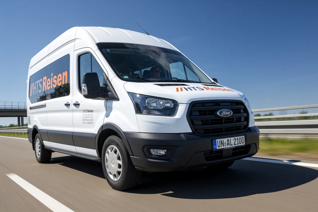 HTS Kleinbus (Ford Transit) für bis zu 8 Fahrgäste