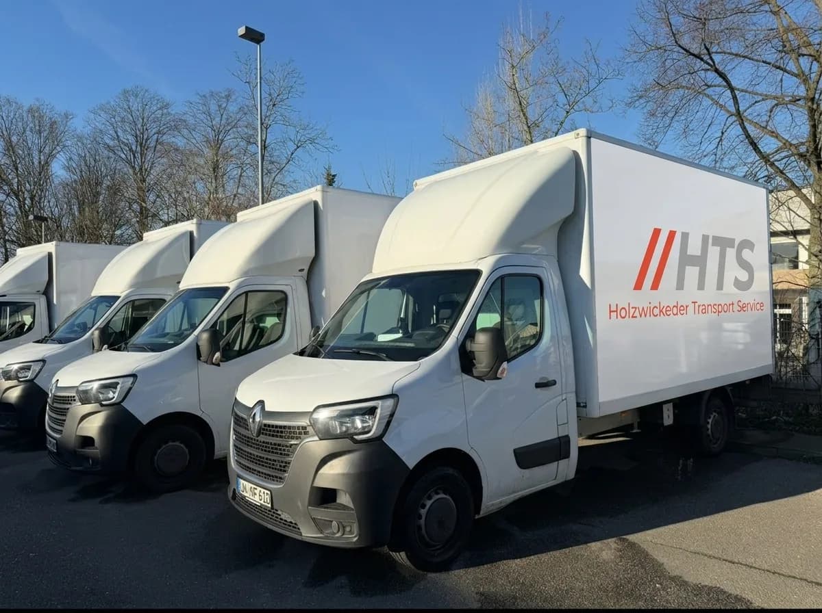 HTS-Transporterflotte auf dem Betriebshof in Holzwickede